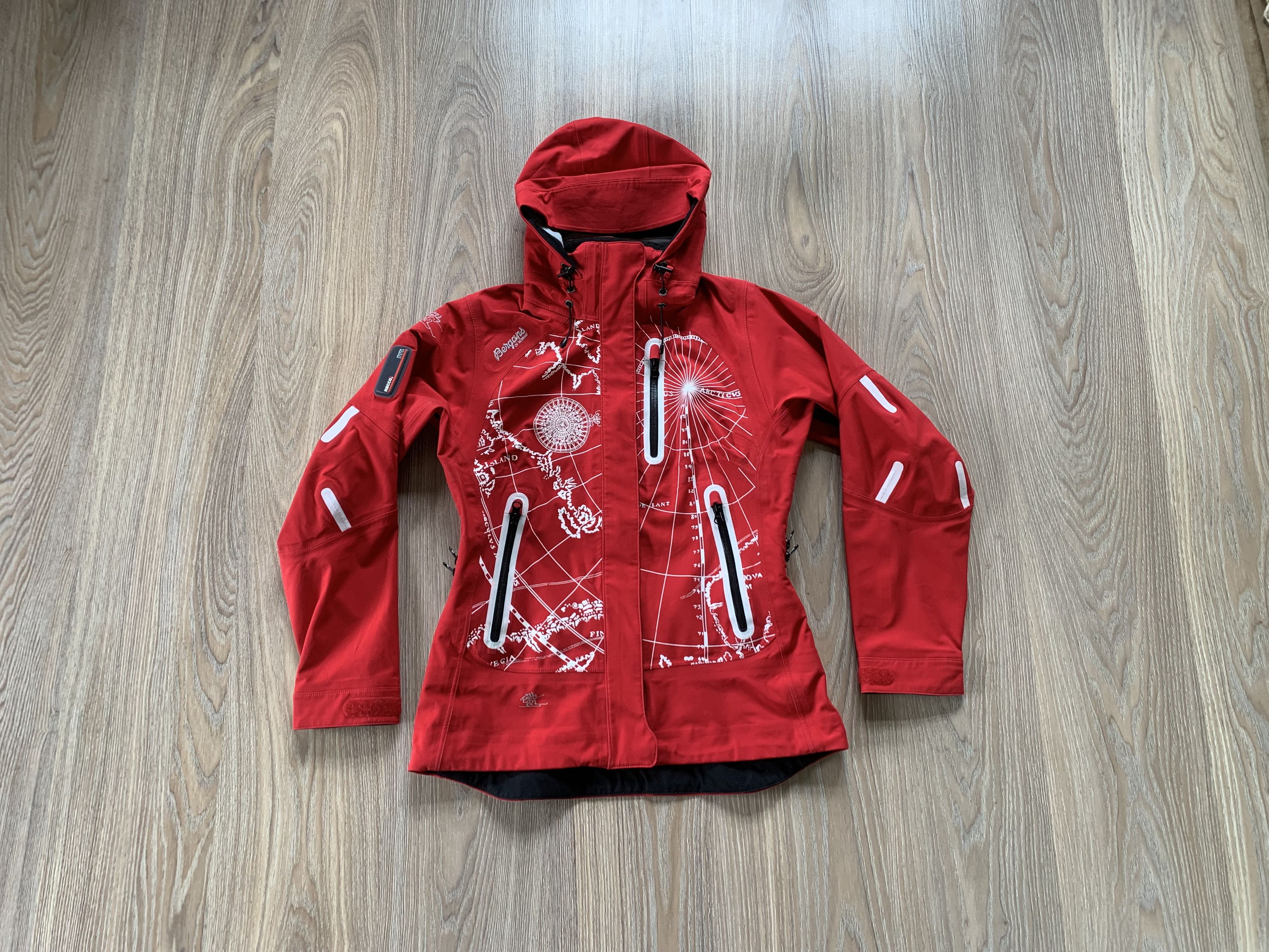 Bergans of Norway Bergans Of Norway Red Women's Waterproof Jacket Size S / US 4 / IT 40 - 1 Thumbnail