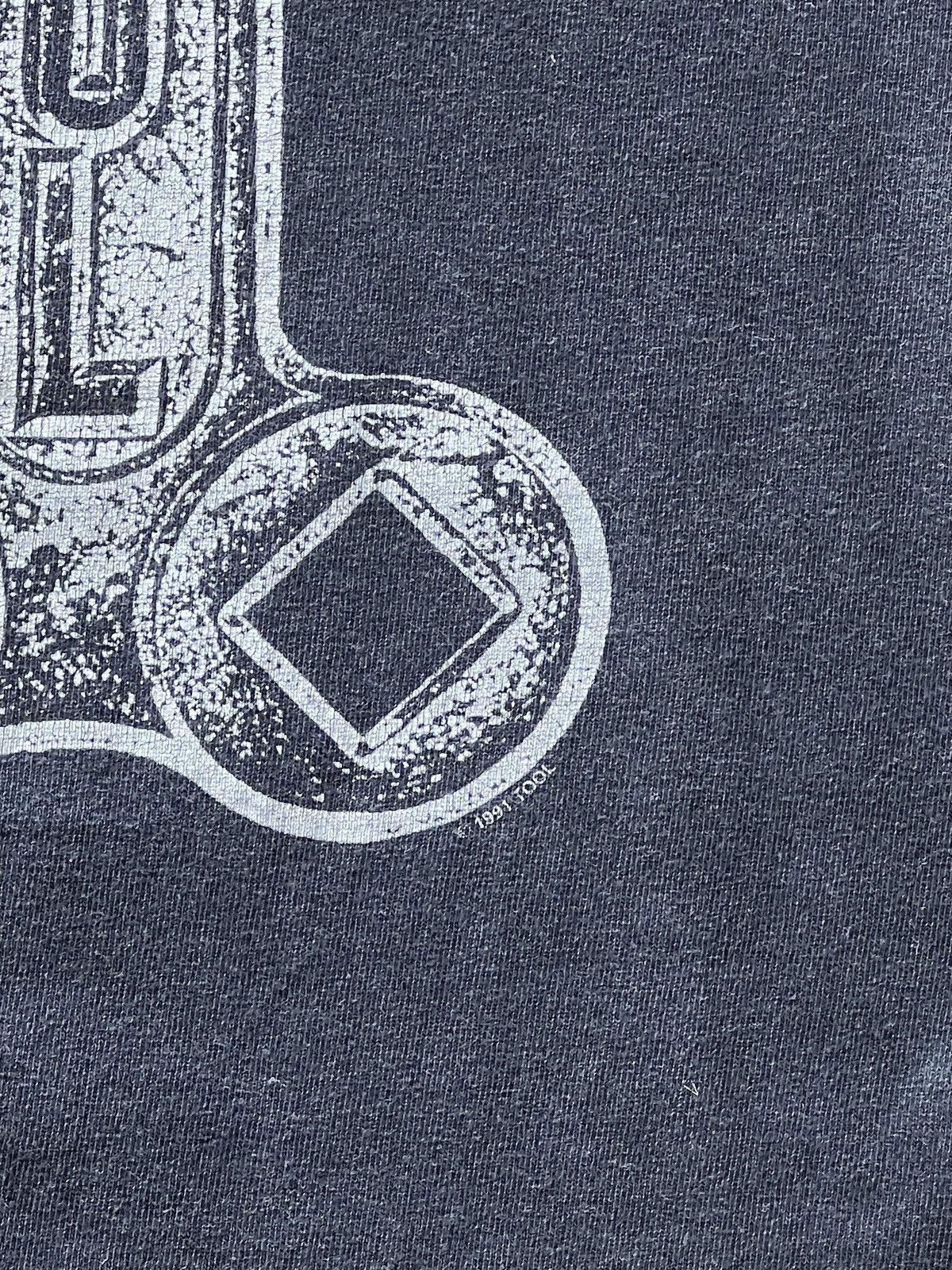 Band Tees Vintage 90s Tool Wrench Band Tee XXL Size US XXL / EU 58 / 5 - 7 Thumbnail
