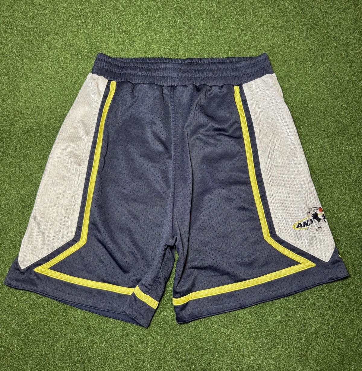 Other Vintage Y2K And1 Basketball Mens 2XL Baggy Wide Leg Shorts Size US 34 / EU 50 - 1 Thumbnail