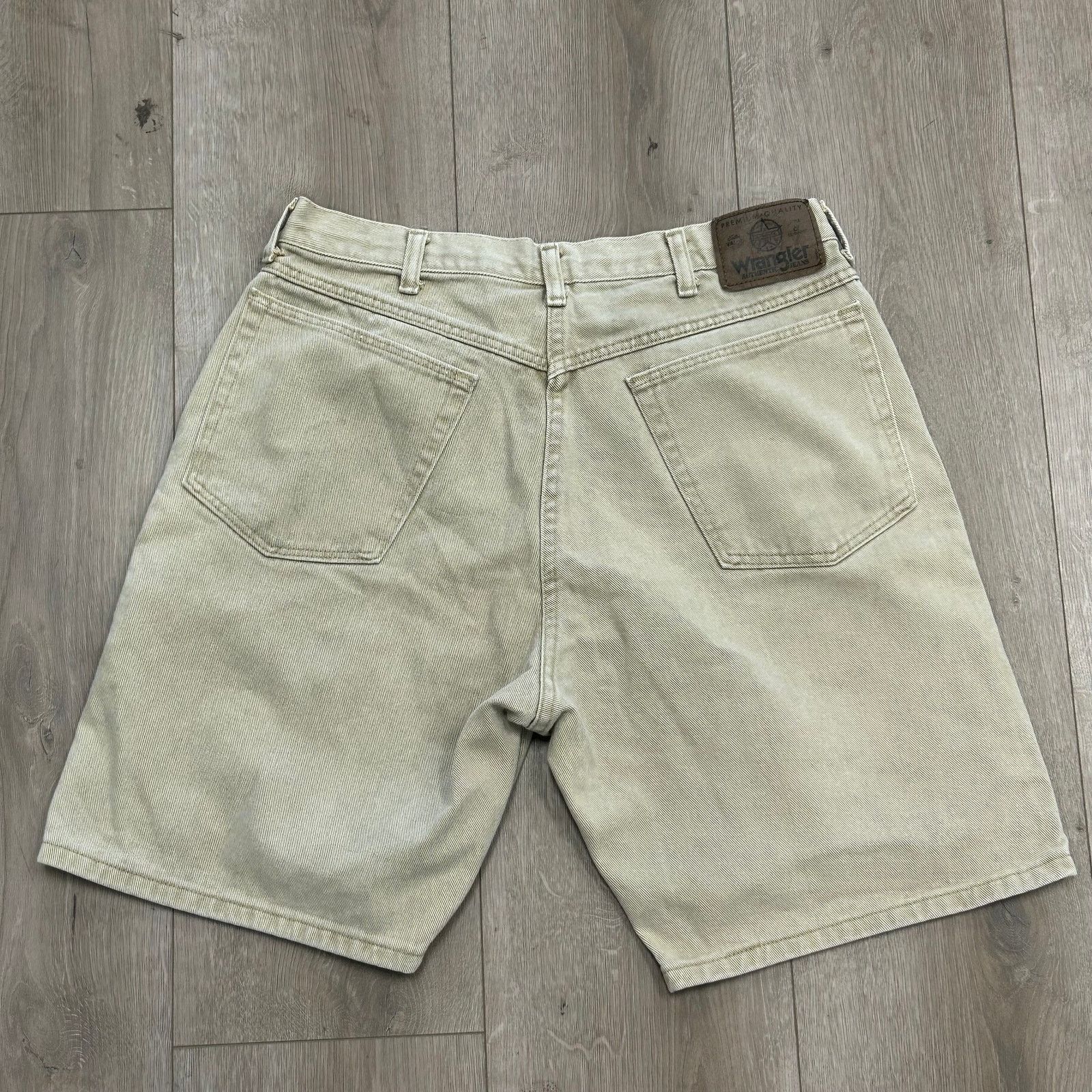 Wrangler vintage Wrangler Jean shorts Jorts Tan Brown size 34 B14 Size US 34 / EU 50 - 4 Thumbnail