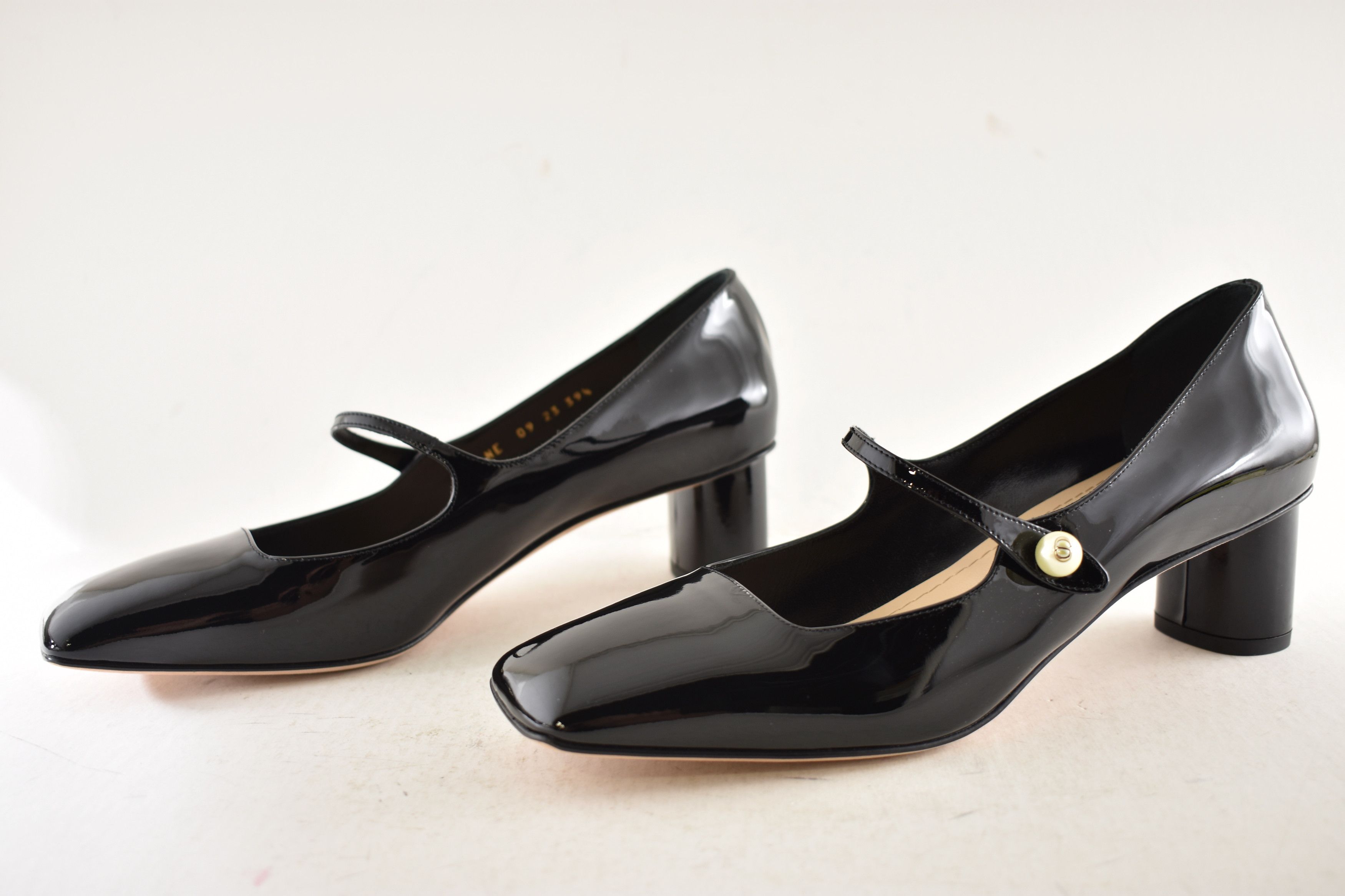 Dior Dior Jolie Patent Maryjane Pearl Strap Heel Pump 39.5 Size US 9.5 / IT 39.5 - 16 Thumbnail