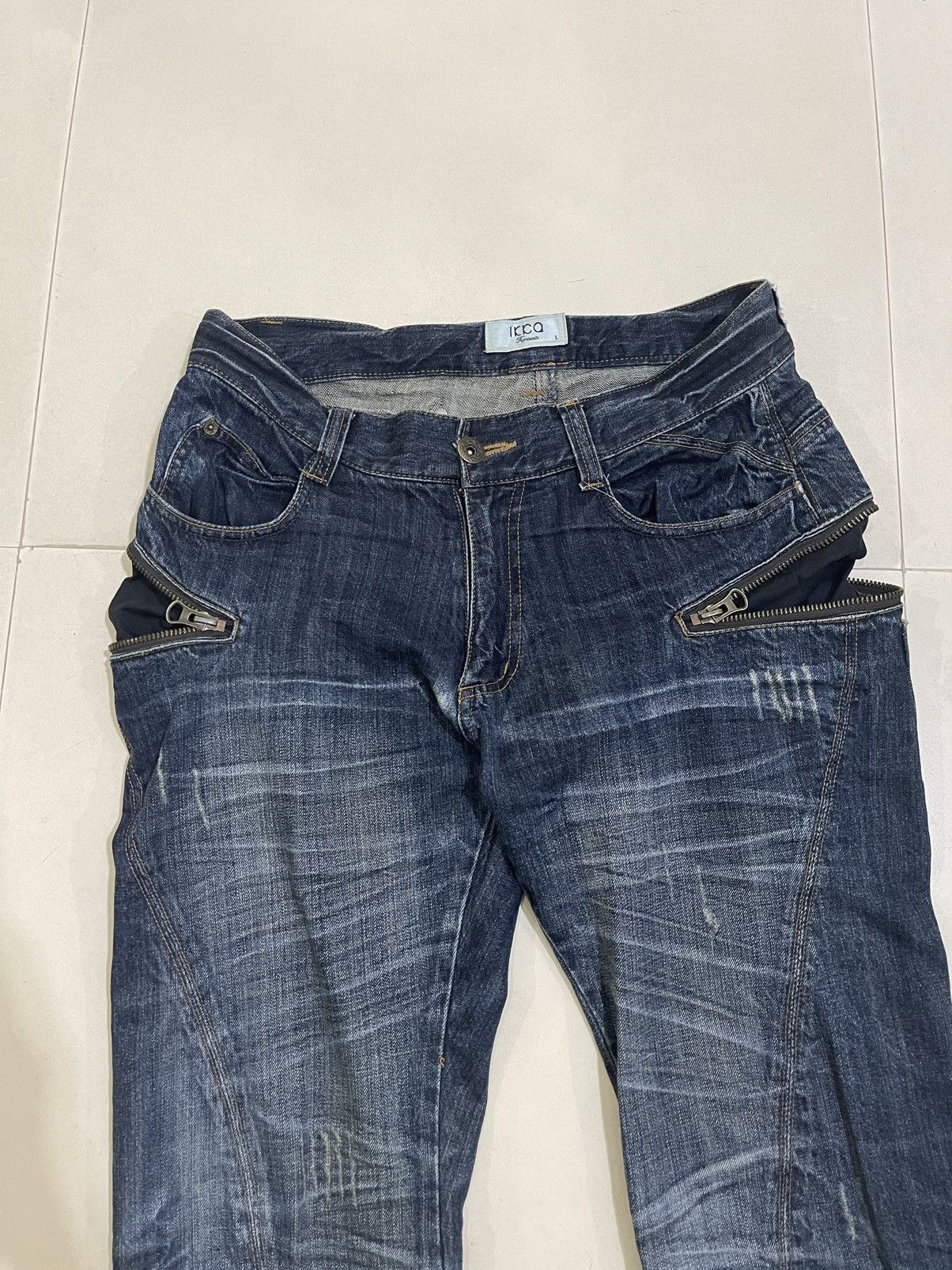 Japanese Brand ❌ON SALE❌90’S FLARE LIGHTING CLAW MARK DESIGN Size US 31 - 6 Thumbnail