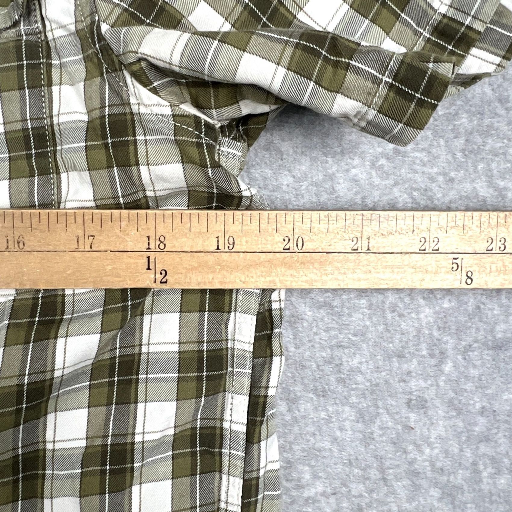 Vintage Fjallraven Sarek Shirt Mens Medium Green Plaid Hiking Short Sleeve Button Size US M / EU 48-50 / 2 - 5 Thumbnail