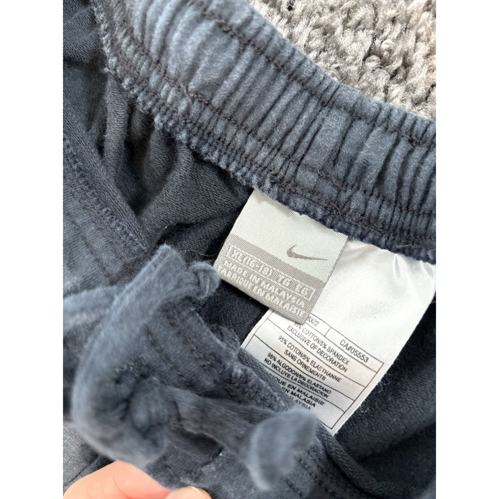 Nike VINTAGE Nike Sweatpants Womens XL Gray Stripe Grunge Y2K Pants Womens XL Gray Striped Grunge Activewear Size 40" / US 18 - 6 Thumbnail