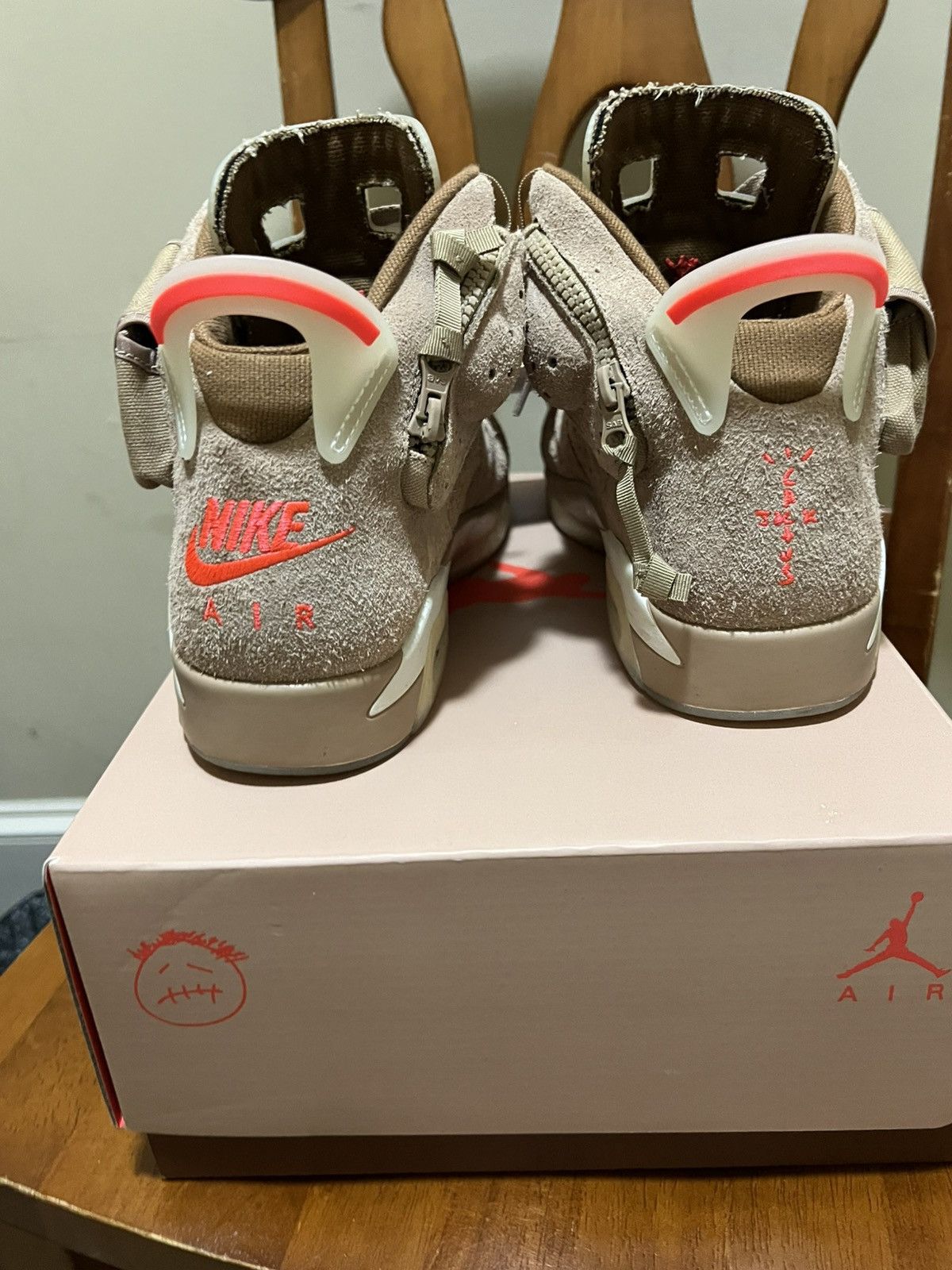Jordan Brand Air Jordan 6 x Travis Scott Cactus Jack British Khaki Size US 11 / EU 44 - 2 Thumbnail