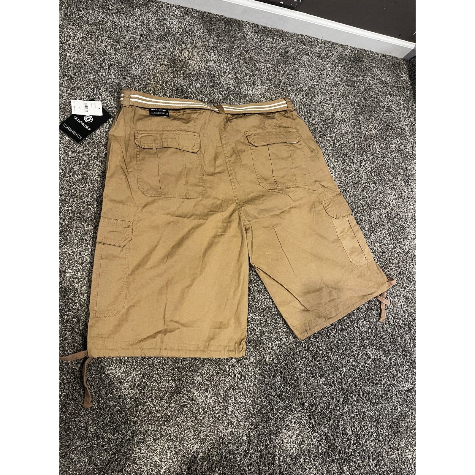 Akademiks NWT Akademiks Cargo Shorts Khaki Men's Size 44 Size US 44 / EU 60 - 4 Thumbnail