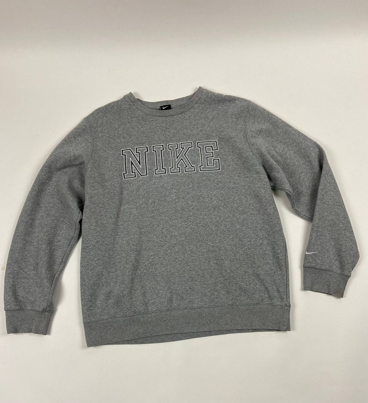 Nike Vintage Nike Sweatshirt XL Grey Big Logo Swoosh Y2K Pullover Size US XL / EU 56 / 4 - 1 Thumbnail