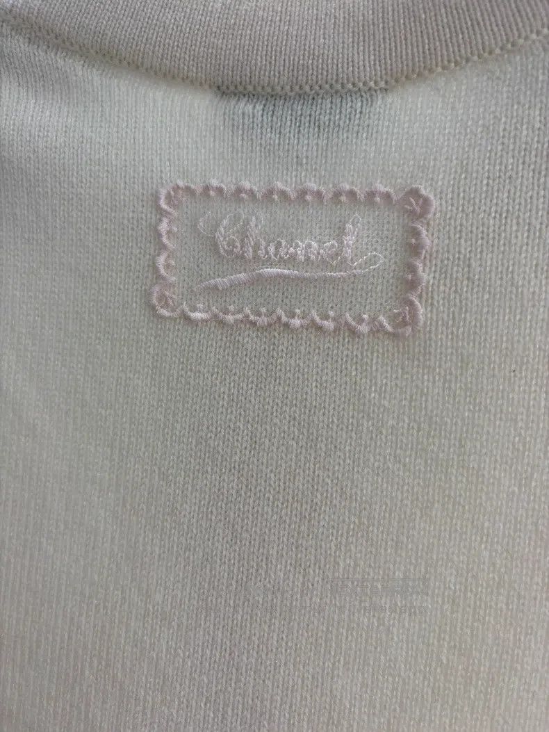 Chanel Chanel Multi-element button white knitted cardigan coat Size XS / US 0-2 / IT 36-38 - 5 Thumbnail