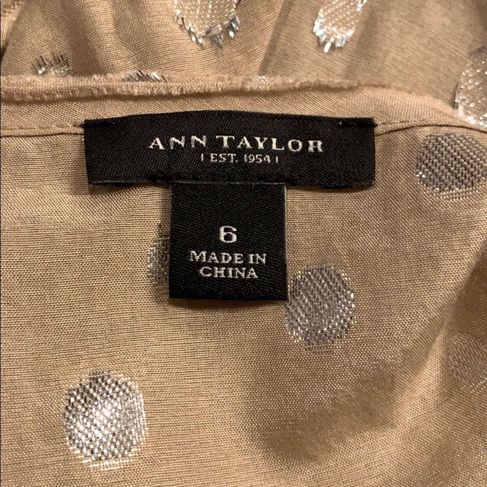 Ann Taylor Ann Taylor Women Size 6 Silk Blend Metal Sleeveless Tank Top Size S / US 4 / IT 40 - 4 Thumbnail