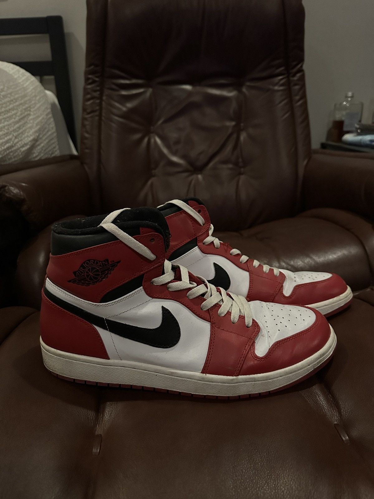 Jordan Brand Jordan 1 Chicago 2013 Size US 12 / EU 45 - 2 Thumbnail