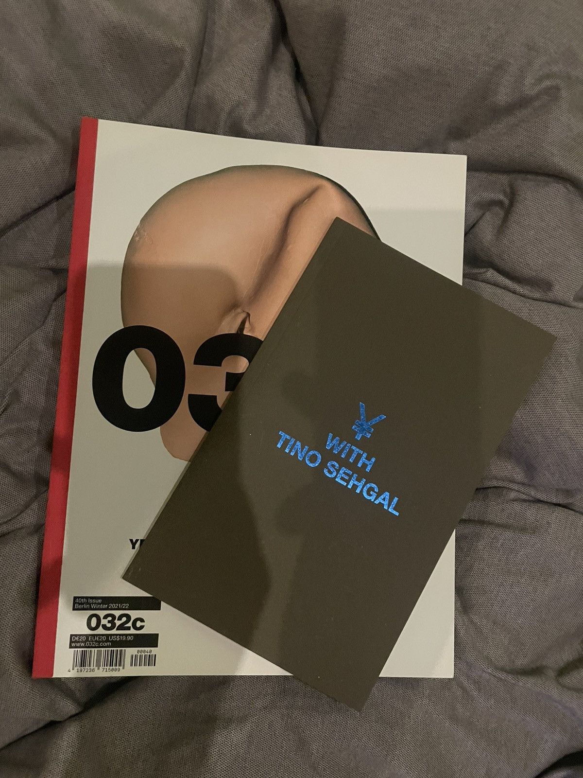 032c 032c Magazine #40 Winter 2021/22 YE Size ONE SIZE - 2 Thumbnail