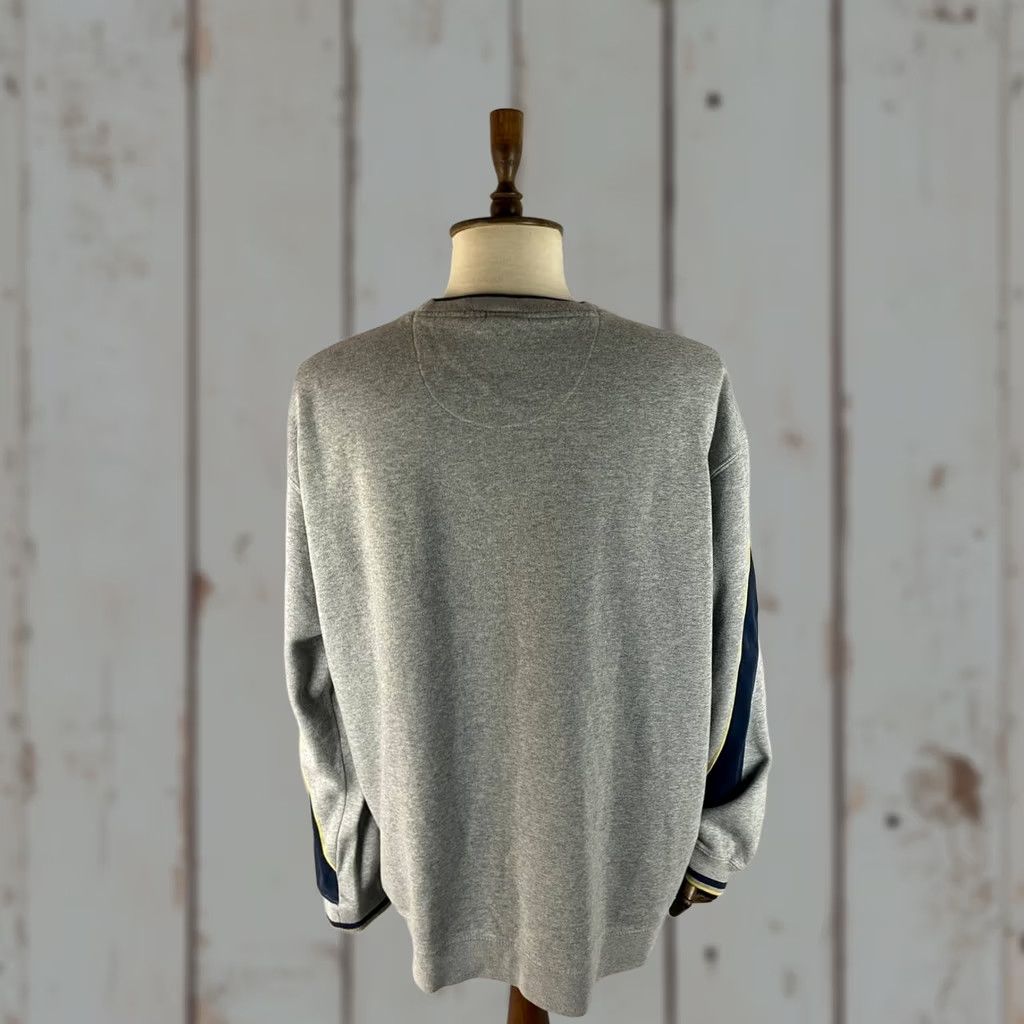 Nike Nike Shirt Mens XXL Gray Sweatshirt Size Cotton Crew Neck Long Sleeve Pullover Size US XXL / EU 58 / 5 - 1 Thumbnail