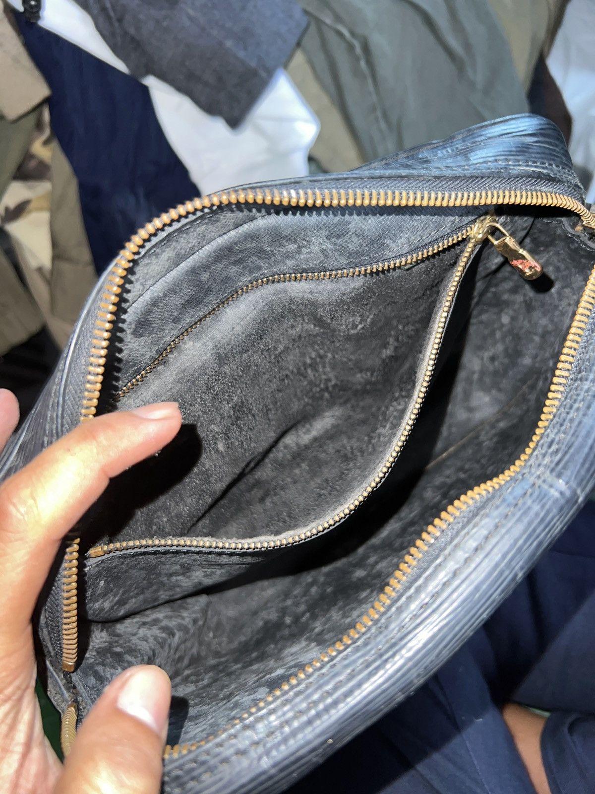 Louis Vuitton Authentic Louis Vuitton Juenne Pille Epi ❌no Soulder❌ Size ONE SIZE - 13 Thumbnail