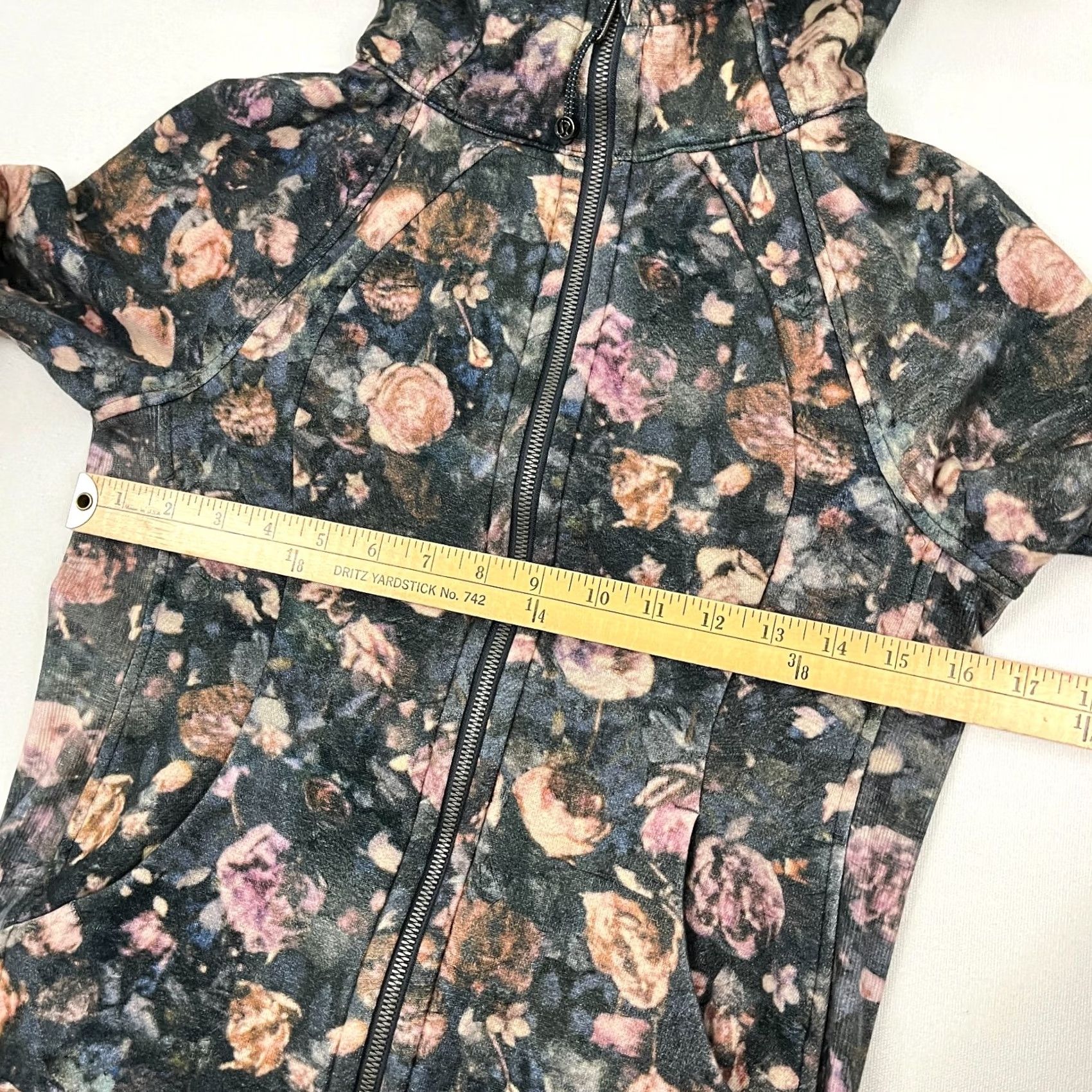 Lululemon VINTAGE Lululemon Scuba Hoodie Size 6 Frosted Rose Floral Active Sweatshirt Full Zip Size M / US 6-8 / IT 42-44 - 5 Thumbnail