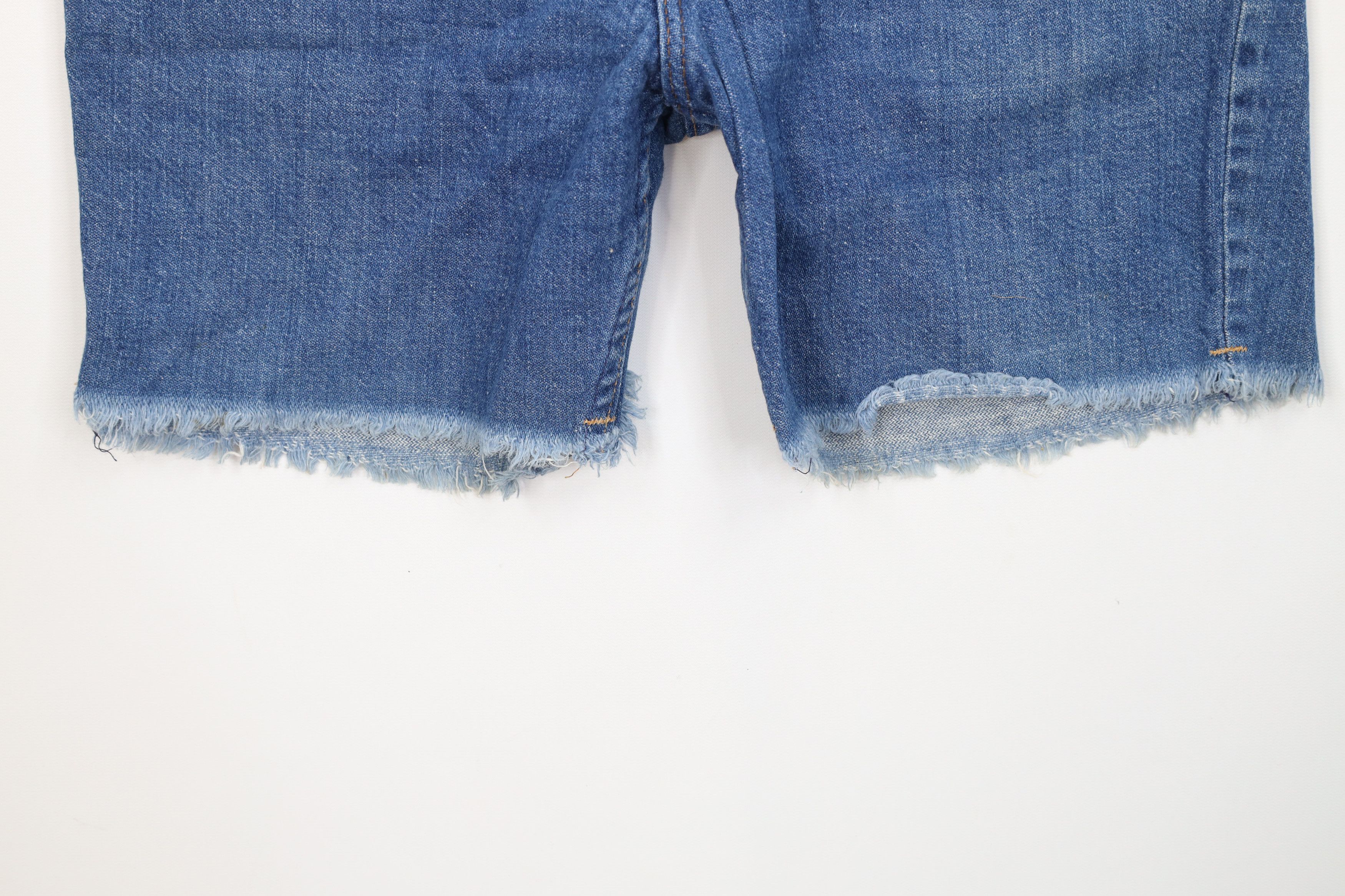 Wrangler Vintage 70s Wrangler Frayed Denim Jean Short Shorts Blue USA Size US 30 / EU 46 - 4 Thumbnail