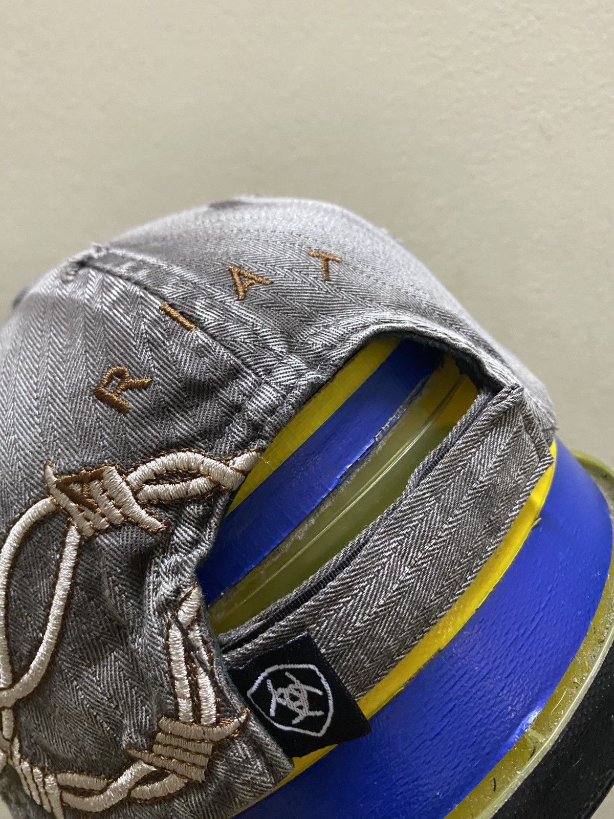 Ariat Y2K DISTRESSED ARIAT BARBED WIRE ADJUSTABLE STRAP CAP Size ONE SIZE - 4 Thumbnail