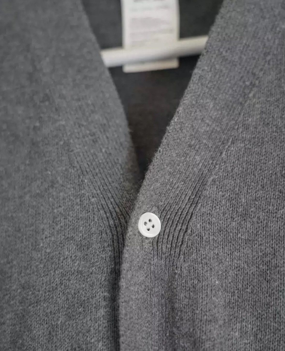 Yohji Yamamoto Yohji Yamamoto 00aw White Button Grey Wool Cardigan Sweater Size US L / EU 52-54 / 3 - 3 Thumbnail