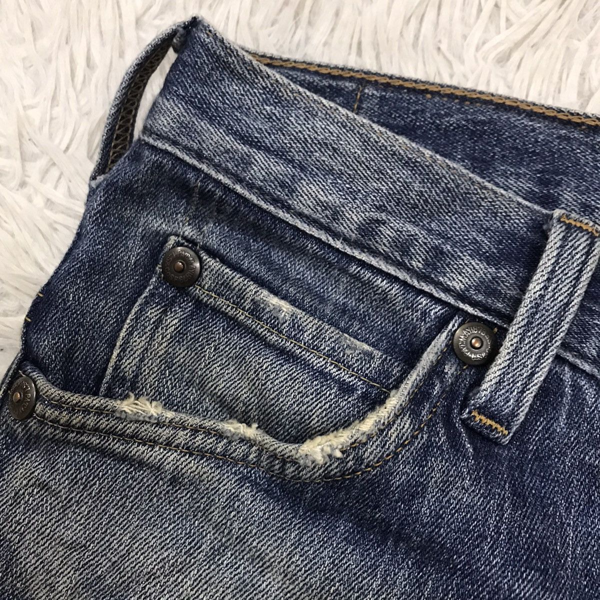 Levi's Vintage Clothing Vintage Levis Lot 613 Skinny Leg Distressed Denim Jeans Size US 29 - 10 Thumbnail