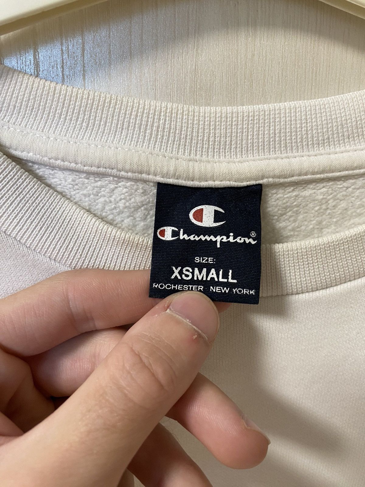 Champion Vintage Champion white sweatshirt crewneck - Size Xs Size US XS / EU 42 / 0 - 7 Thumbnail