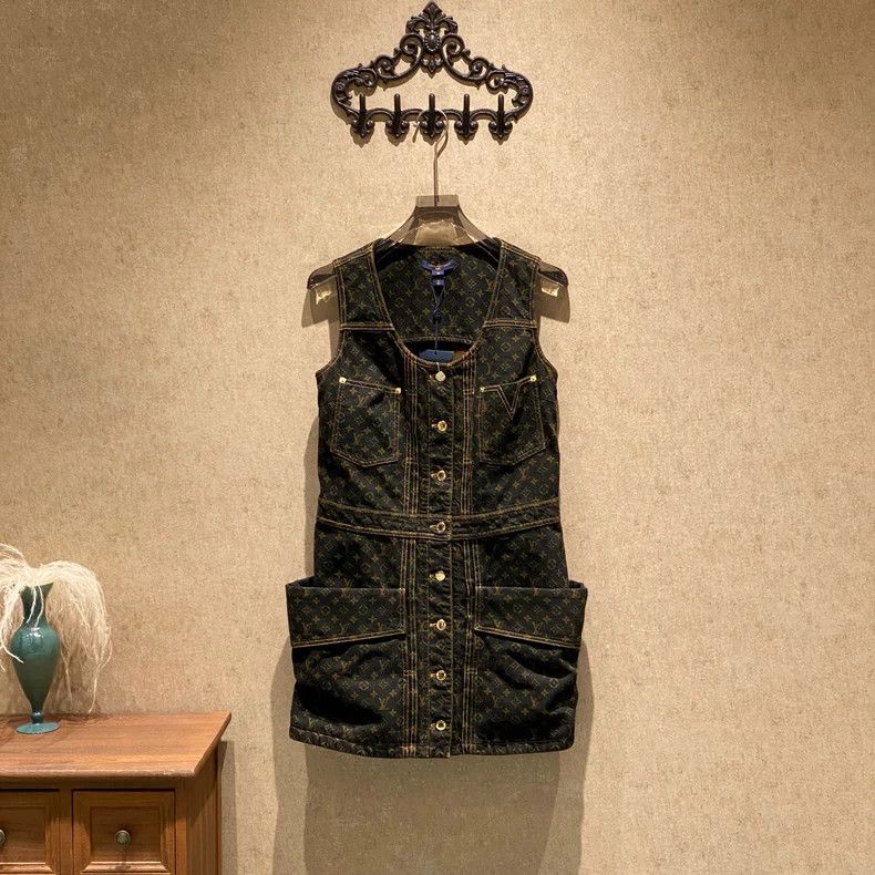 Louis Vuitton Louis Vuitton 25 FW new black and gold floral print denim Size XS / US 0-2 / IT 36-38 - 2 Thumbnail