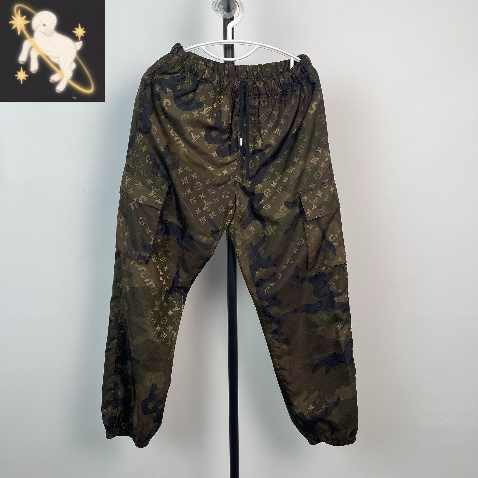Louis Vuitton Louis Vuitton Hoodie 36 Men Size US S / EU 44-46 / 1 - 1 Thumbnail