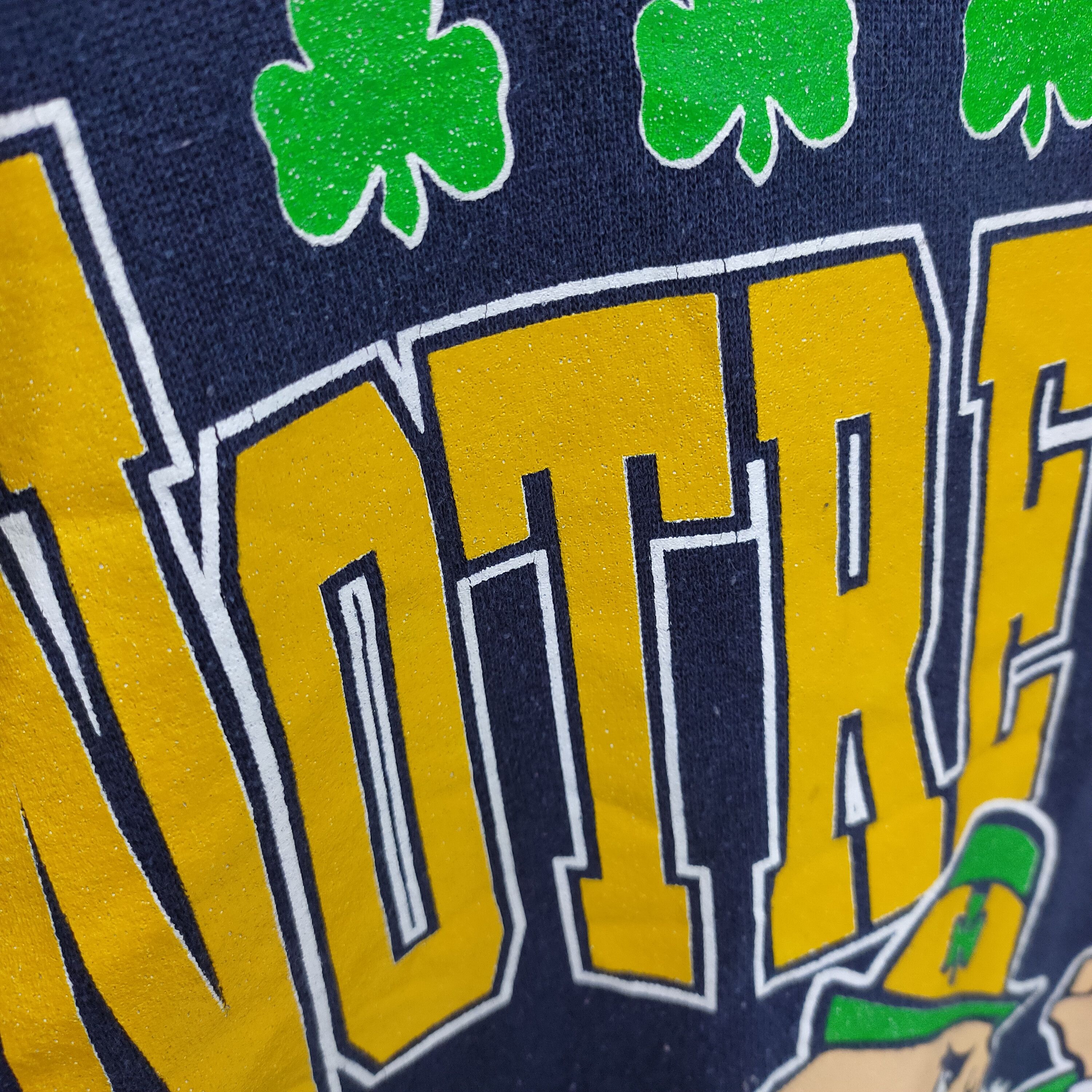 NCAA × Vintage Vintage 90s Notre Dame Fighting Irish Sweatshirt Size US XL / EU 56 / 4 - 7 Thumbnail