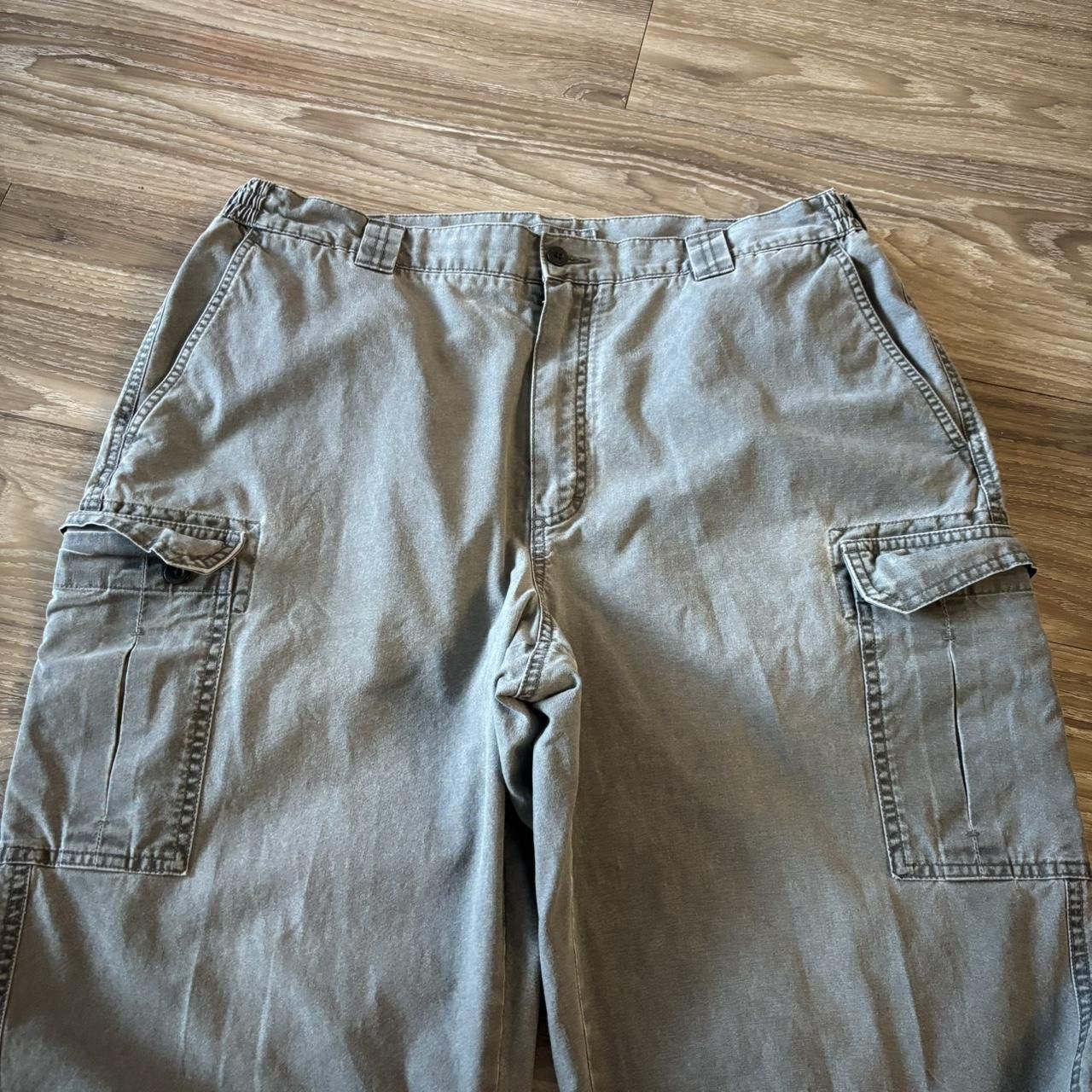 Vintage Crazy Vintage Y2K/2000s Baggy Grey Workwear Skater Style Cargo Pants! 36x28 Size US 36 / EU 52 - 5 Thumbnail
