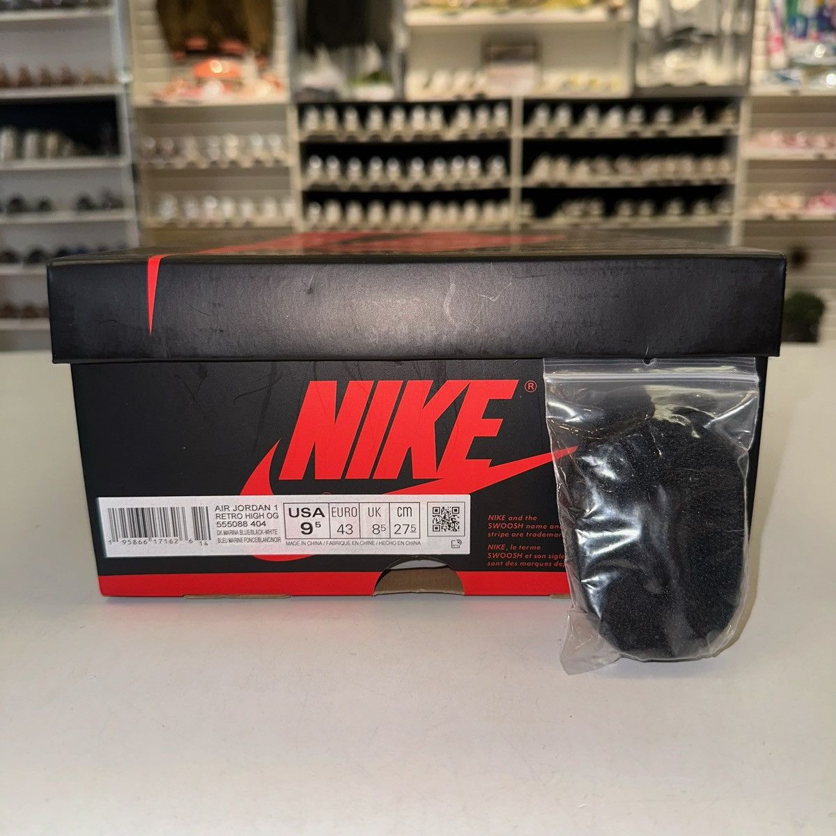 Jordan Brand × Nike Size 9.5 - Jordan 1 Retro OG High Dark Marina Blue Size US 9.5 / EU 42-43 - 7 Thumbnail