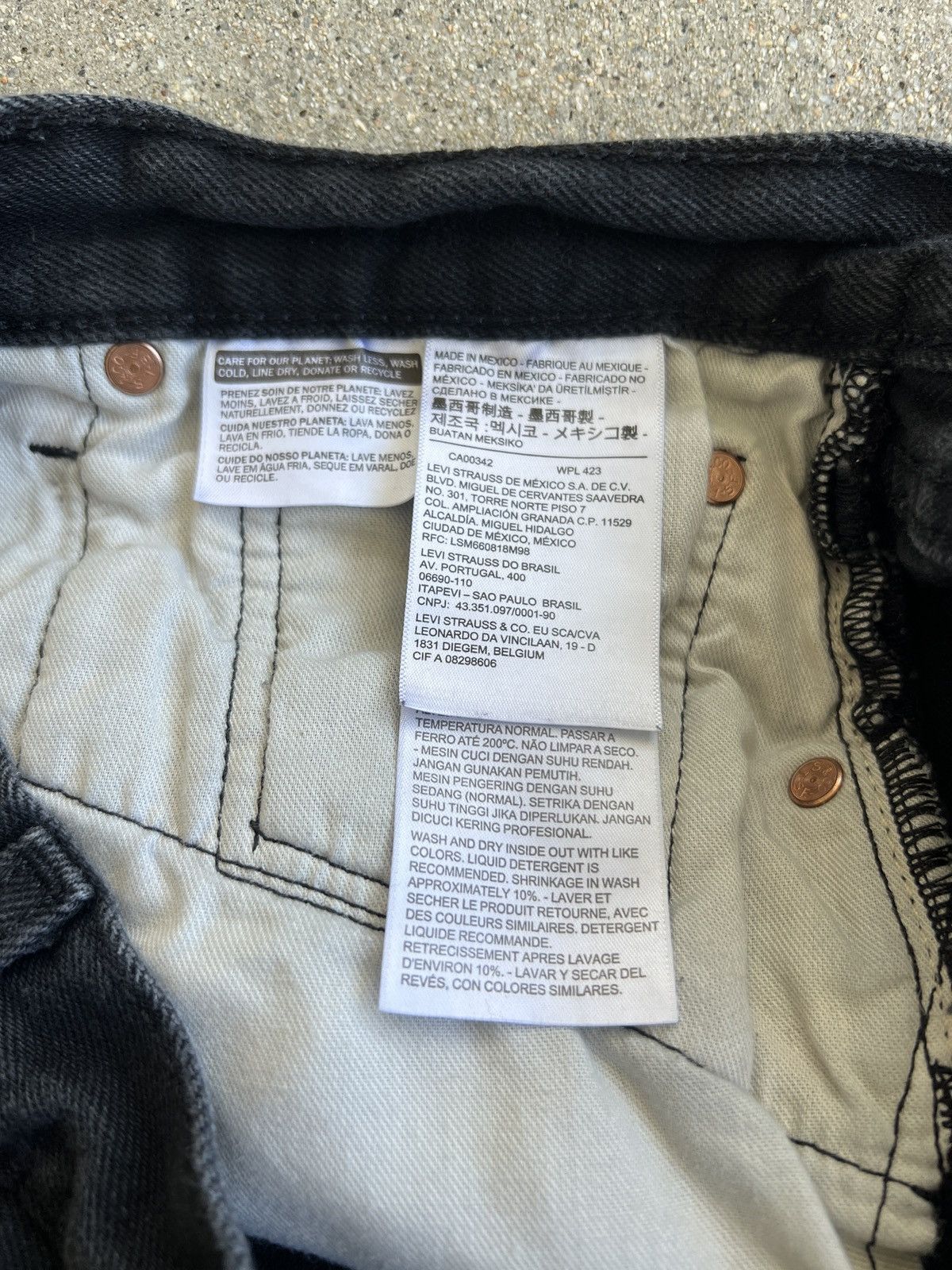 Levi's Vintage 2010s Black Levi’s 501 Relax Fit Jeans Size 36x30 Size US 36 / EU 52 - 4 Thumbnail