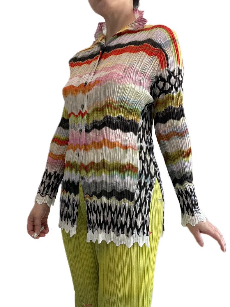 Issey Miyake Issey Miyake A long-sleeved cardigan with a green main lin Size M / US 6-8 / IT 42-44 - 1 Thumbnail