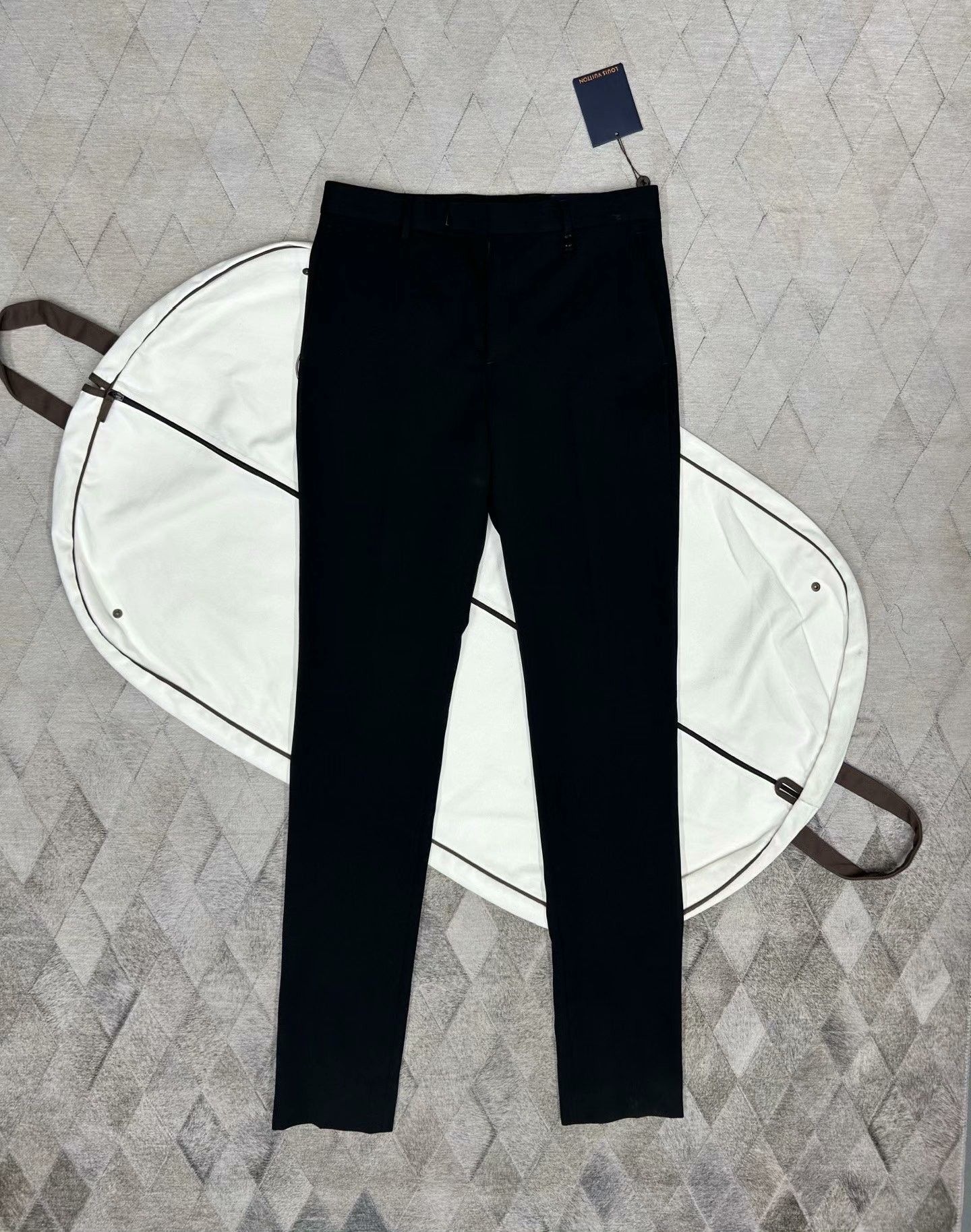 Louis Vuitton LV Metal Logo Wool Trousers Size US 28 / EU 44 - 1 Thumbnail
