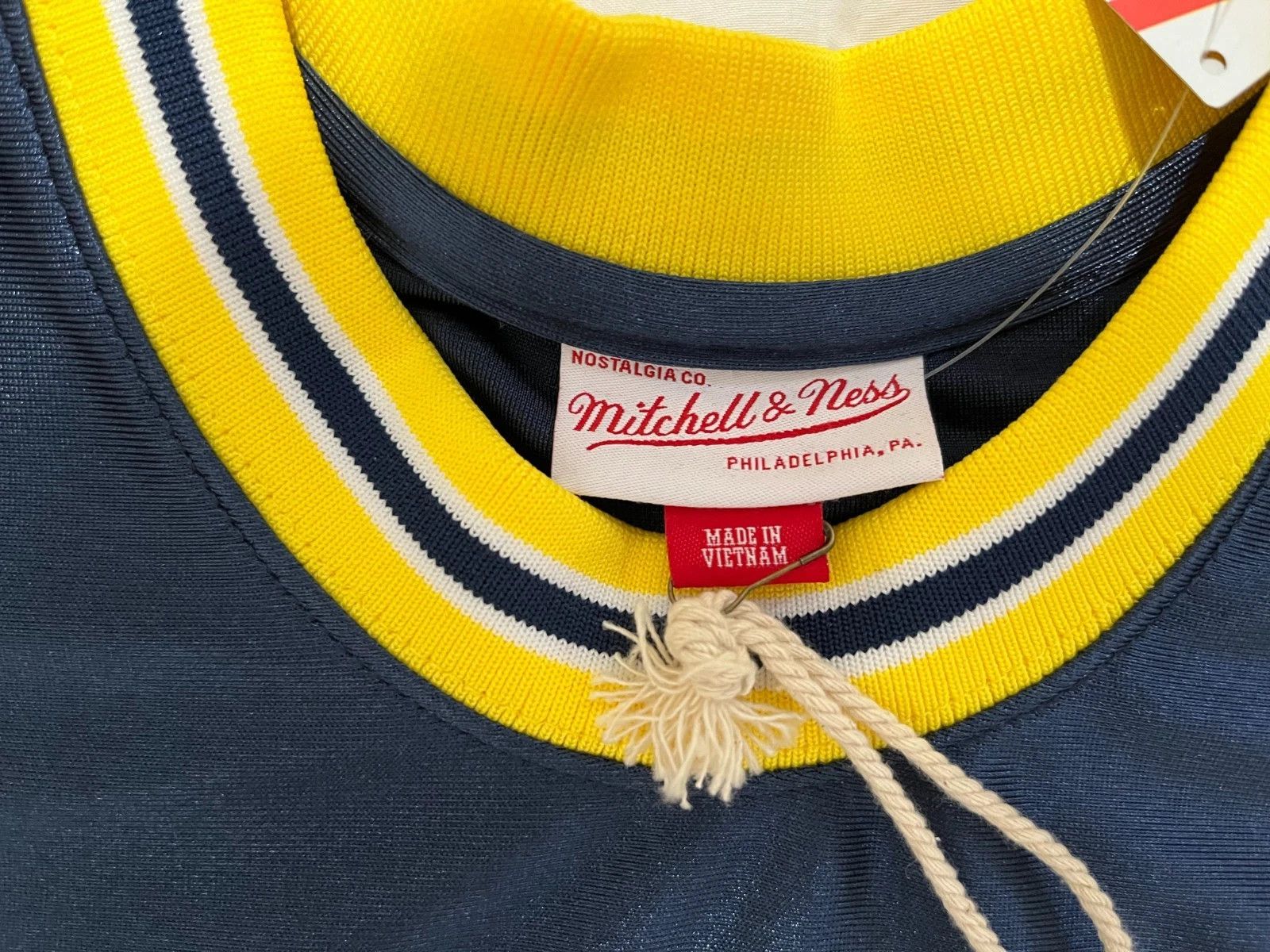 Mitchell & Ness Chris Webber Michigan Jersey Home AUTHENTIC Size US M / EU 48-50 / 2 - 7 Thumbnail