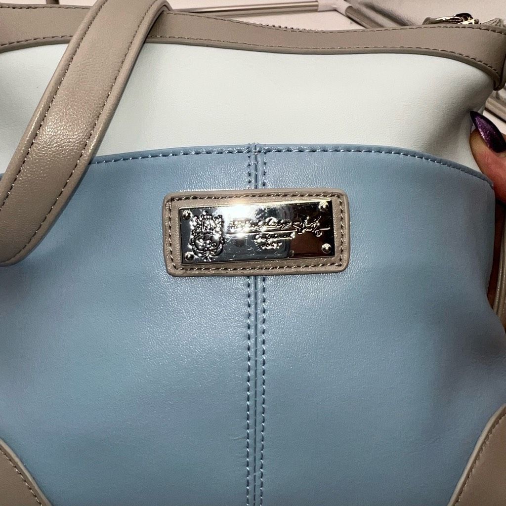 Other Sharif Crossbody with dust bag and bag charm (see description and photos) Size ONE SIZE - 9 Thumbnail