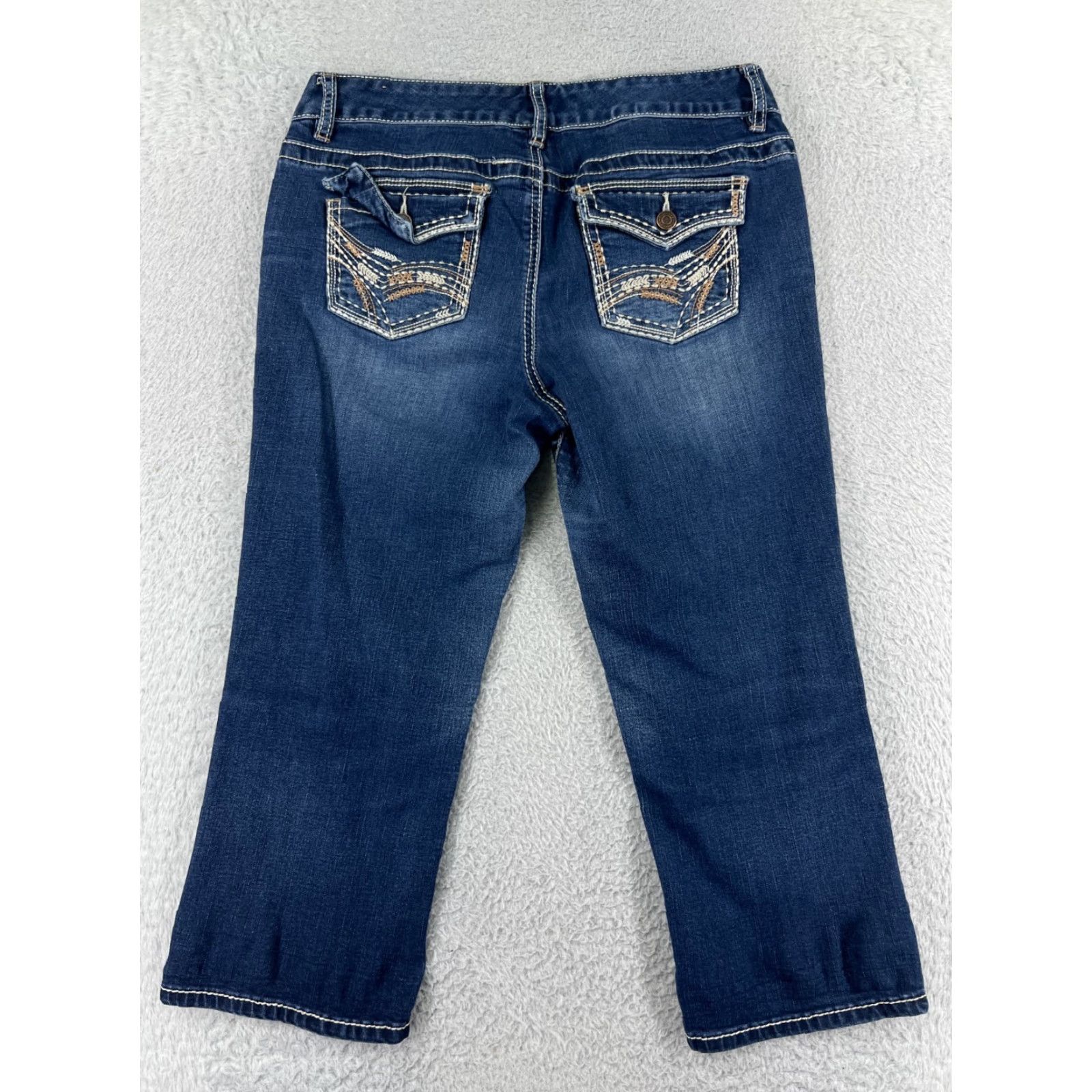 Vintage Maurices Womens Jeans Capri 9 Blue Denim Distressed Embellished Low Rise 5-Pocket Regular Size 30" / US 8 / IT 44 - 2 Thumbnail