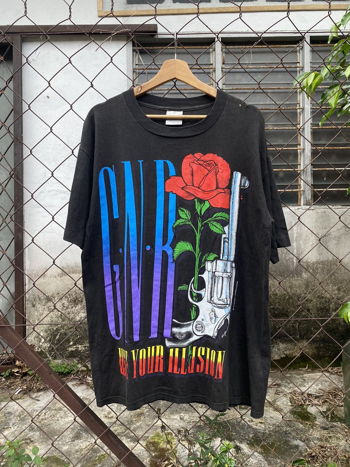 image of Band Tees x Guns N Roses Vintage 1993 Guns N Roses Use Your Illusion Band Tee in Black (Size Large)