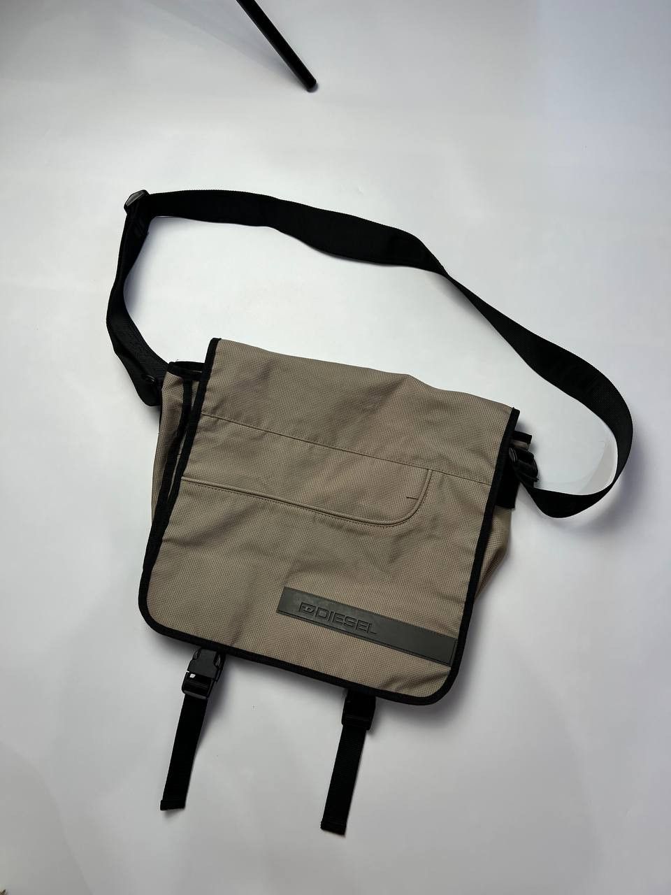 バッグ DIESEL messenger bag Help me find this Diesel Messenger Bag : r/HelpMeFind
