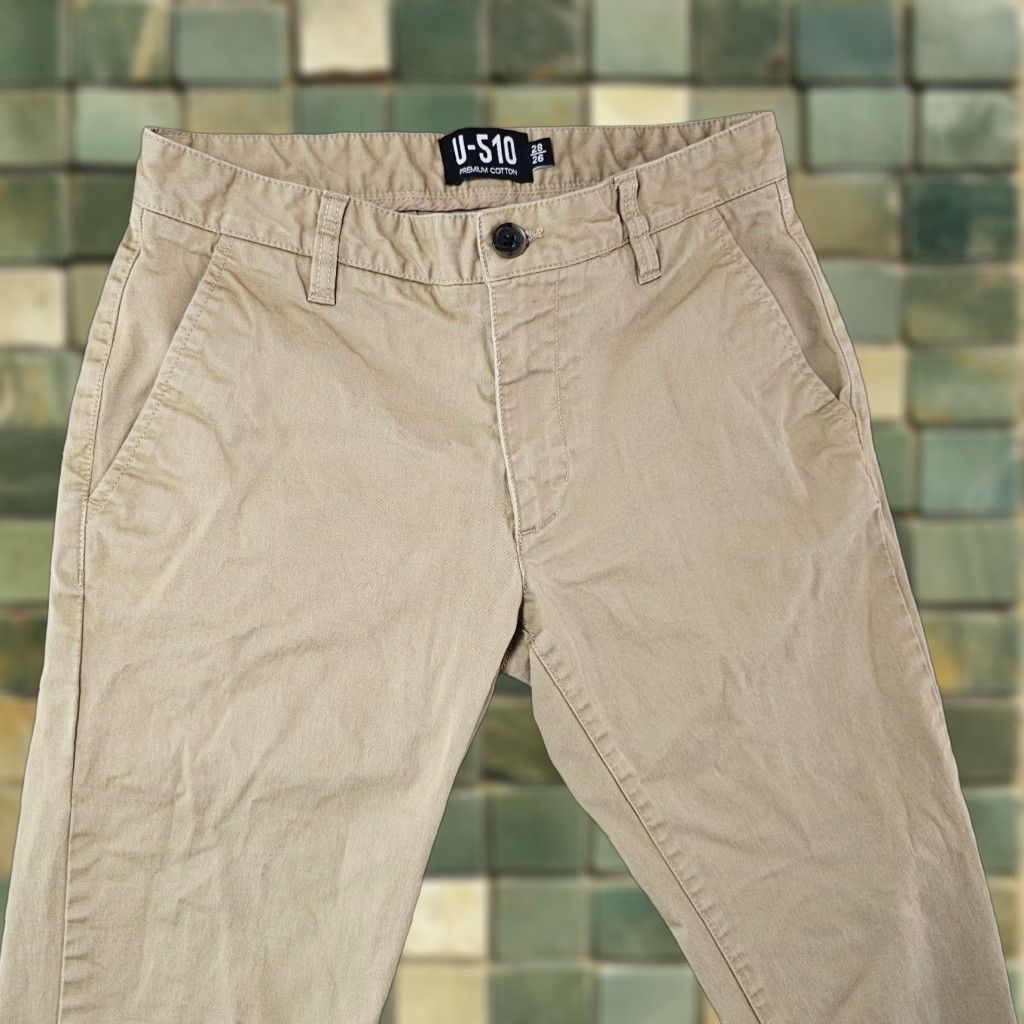 Vintage Under 510 Chino Pants Mens 28x24 Khaki Slim Cotton Blend Stretch Tapered Flat Front Pockets Casual Workwear Solid 28 Regular Apparel Mens Size US 28 / EU 44 - 1 Thumbnail
