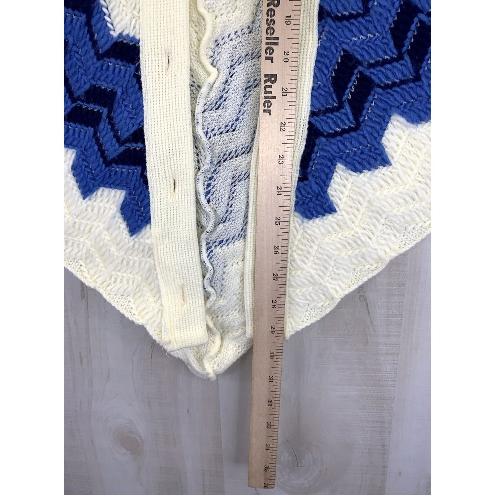 Vintage VINTAGE Shawl Wrap Geometric Afghan Knit Ivory Blue Women’s Shawl Cape-10708 Button Closure Size ONE SIZE - 4 Thumbnail