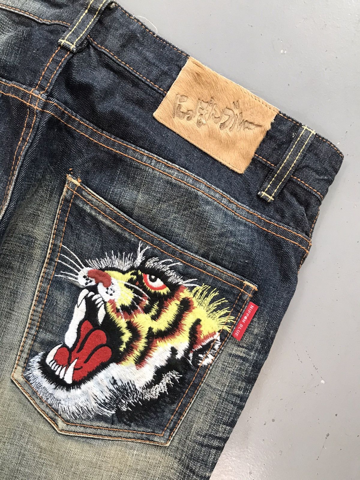 Vintage Vintage Nippon blue lion embroidered denim Size US 35 - 10 Thumbnail
