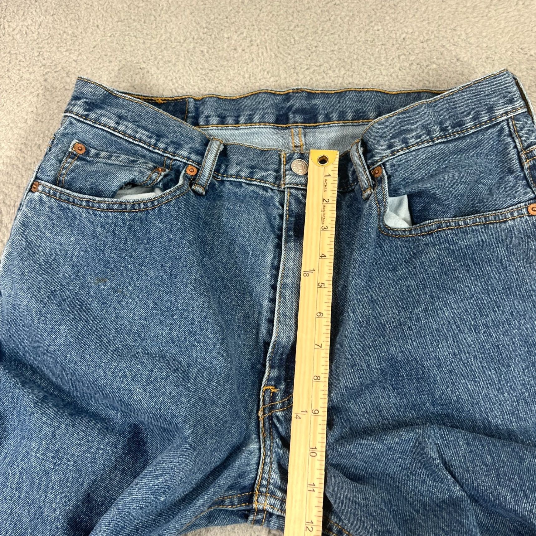 Levi's VINTAGE Levi's Jeans Men's 34 Relaxed Straight Distressed Blue 550 Y2K Grunge USA 5-Pocket Denim Pants Size US 34 / EU 50 - 3 Thumbnail