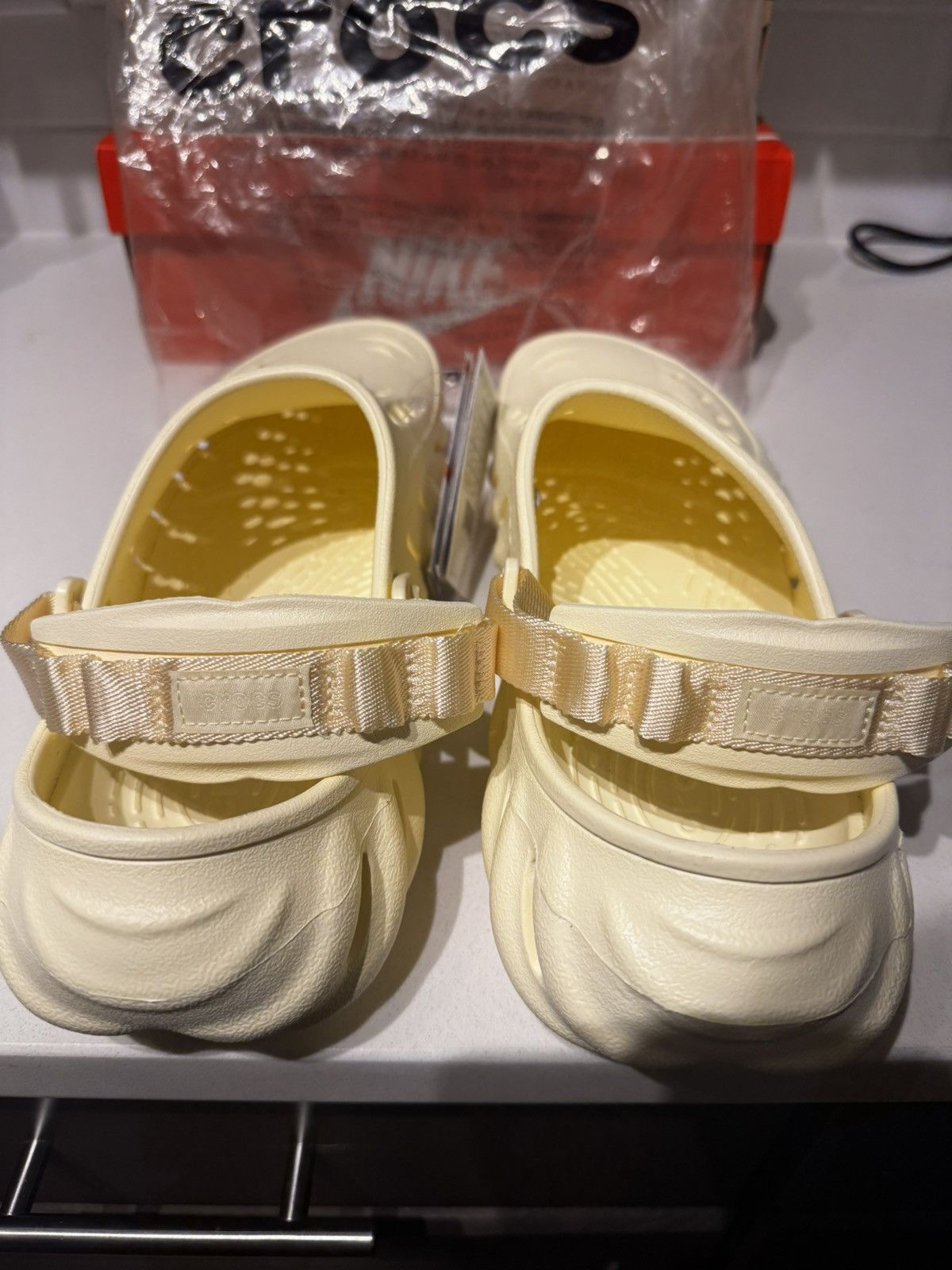 Crocs Crocs Echo Clog “Buttercream” Size US 12 / EU 45 - 2 Thumbnail