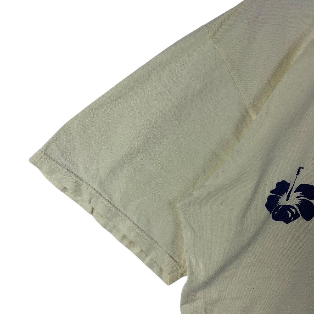 Other Vintage Secret Surfer Hibiscus Graphic Tee Size US L / EU 52-54 / 3 - 6 Thumbnail