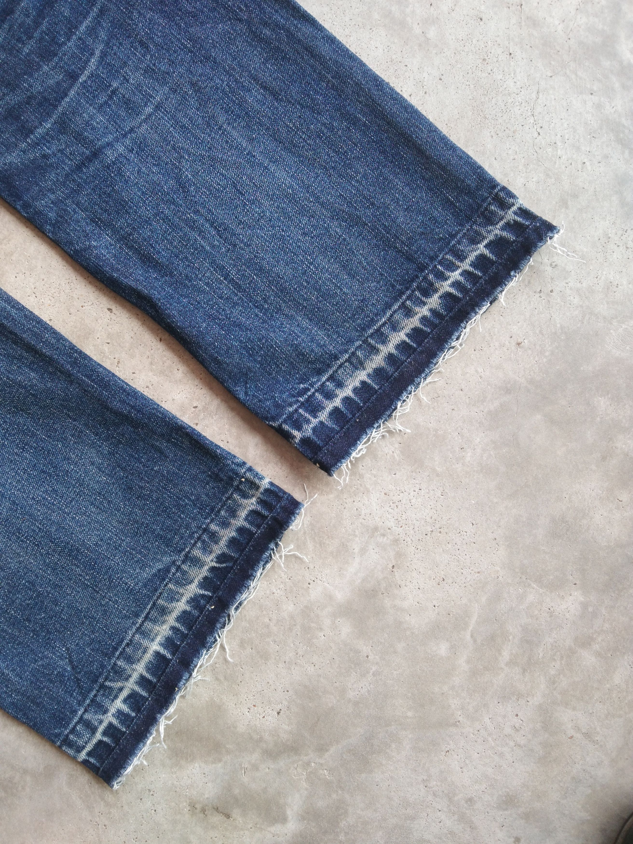 Japanese Brand Vintage Dirty Uniqlo Redline Selvedge Distressed Jeans 30x29 Size US 33 - 8 Thumbnail