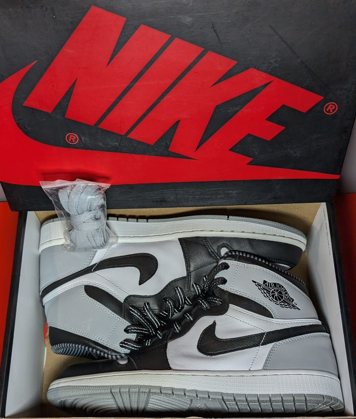 Jordan Brand Size 9.5 - Air Jordan 1 Retro OG High Barons Size US 9.5 / EU 42-43 - 8 Thumbnail