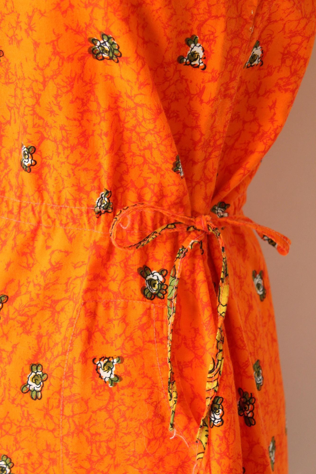 Vintage Vintage 1970s 1980s Dress with Pockets, Orange and Black Flo Size S / US 4 / IT 40 - 8 Thumbnail