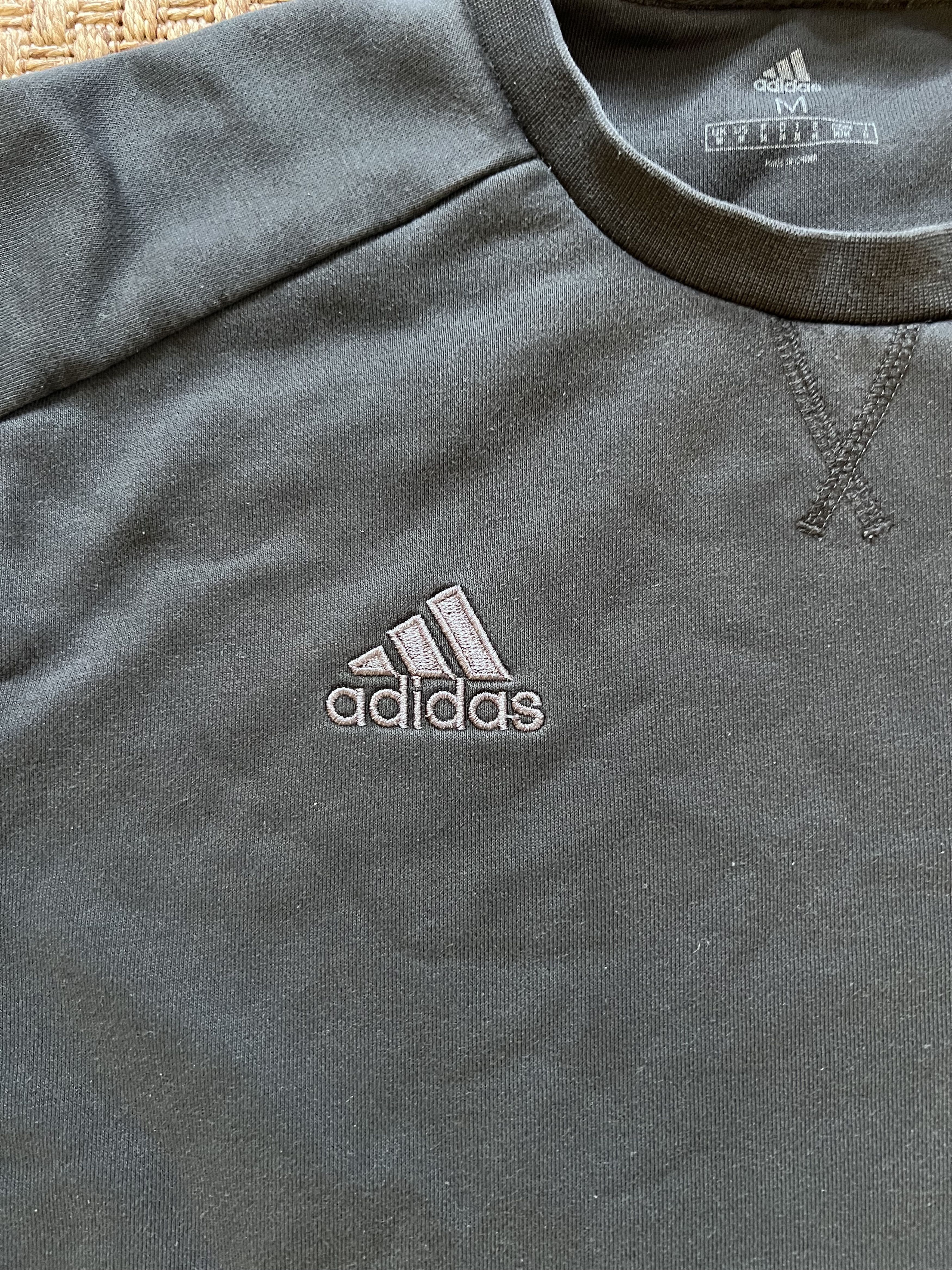 Adidas RARE 2019 Lunar New Year Dragon Sweatshirt Size US M / EU 48-50 / 2 - 3 Thumbnail