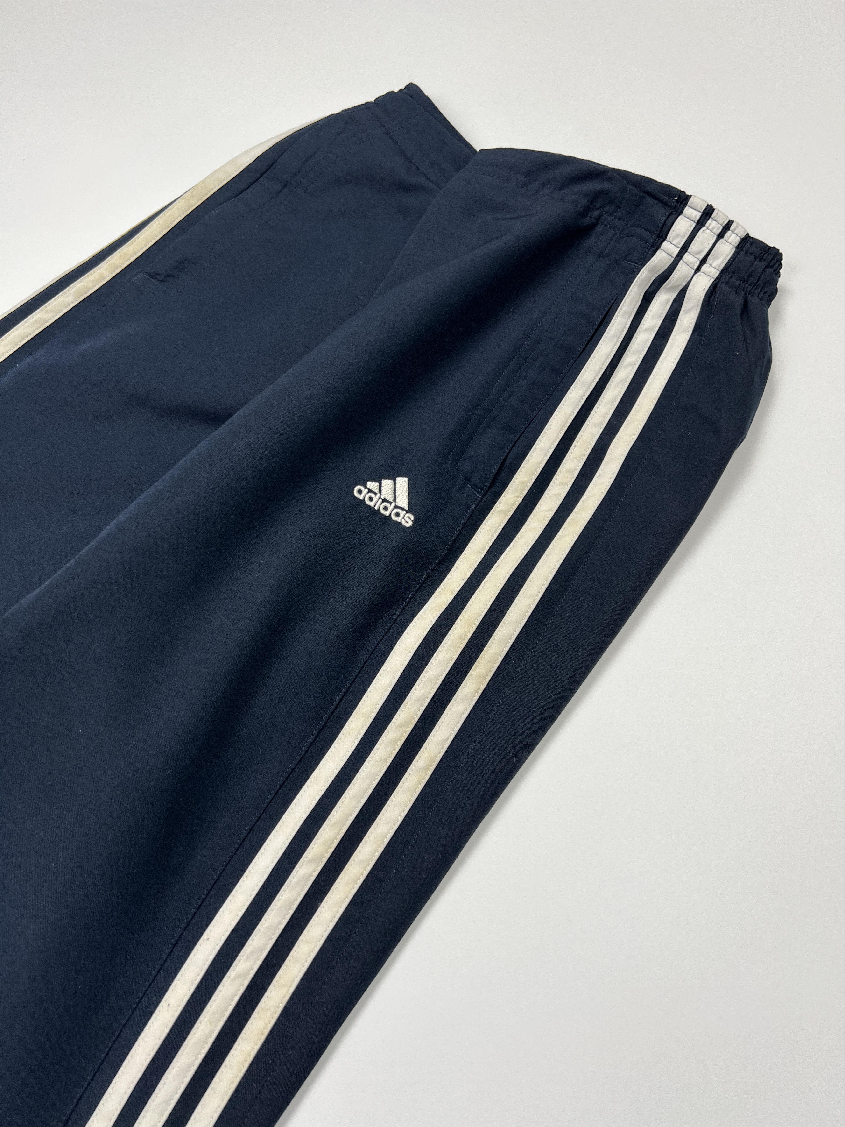 Adidas Vintage Adidas Nylon 3 Striped Wide Sport Pants Navy\White Size 28" / US 6 / IT 42 - 12 Thumbnail