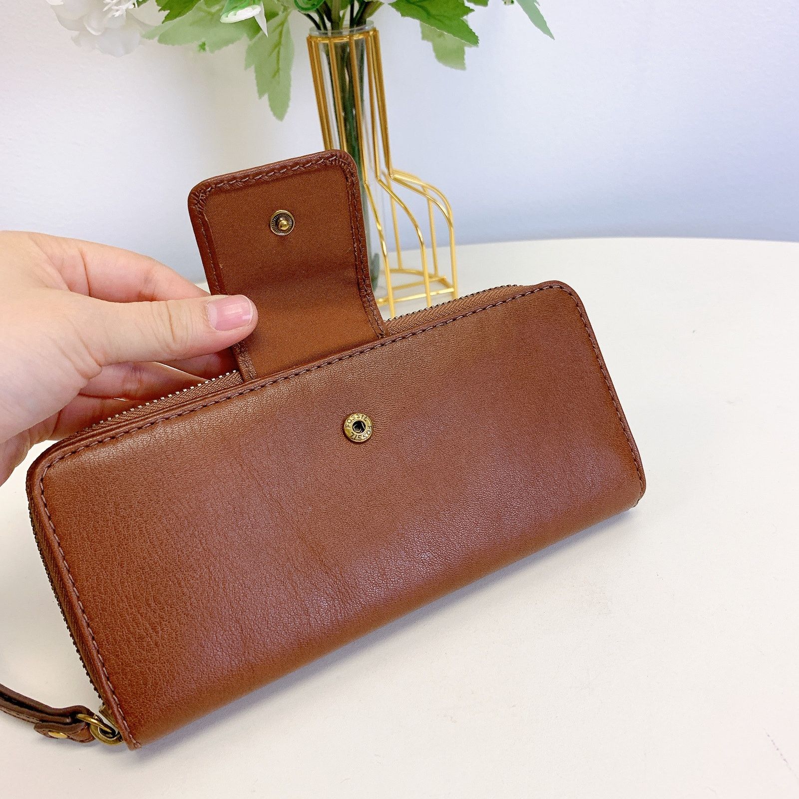 Fossil Fossil SWL2228210 Madison Zip Clutch IN Brown Size ONE SIZE - 4 Thumbnail