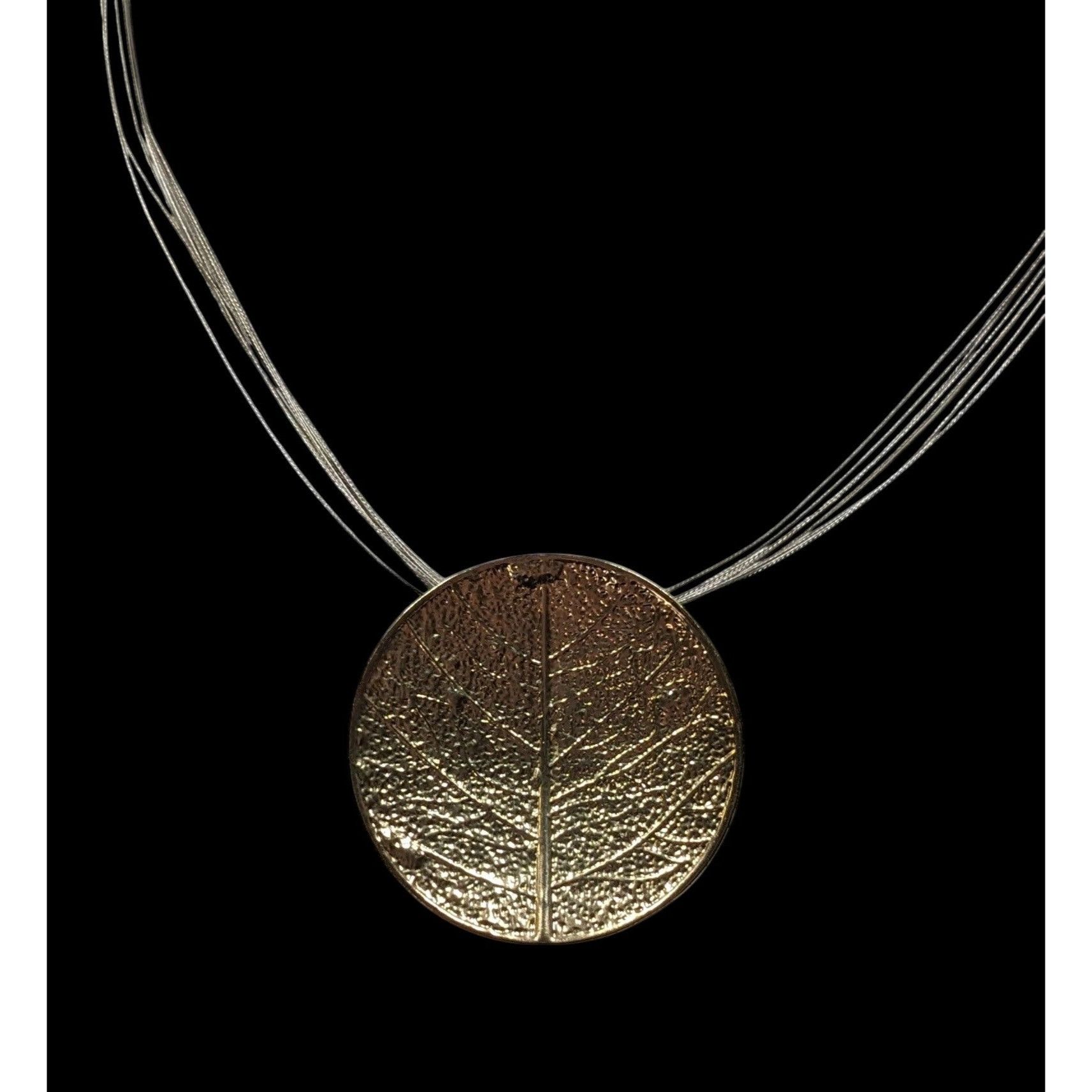 Other Caracol Leaf Embossed Gold Tone Pendant Necklace Size ONE SIZE - 2 Thumbnail