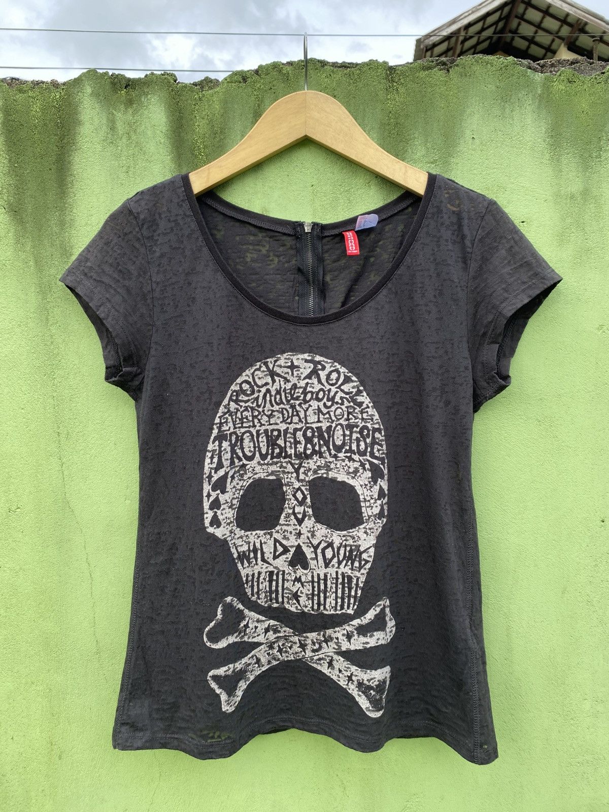 Divided Divided Skull & Crossbones Distressed Rock Punk Aesthetic Size M / US 6-8 / IT 42-44 - 1 Thumbnail
